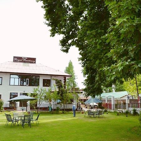 Royal Residency Hotel Srīnagar Buitenkant foto